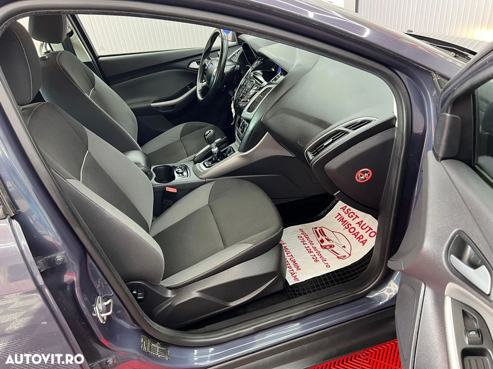 Ford Focus - 12