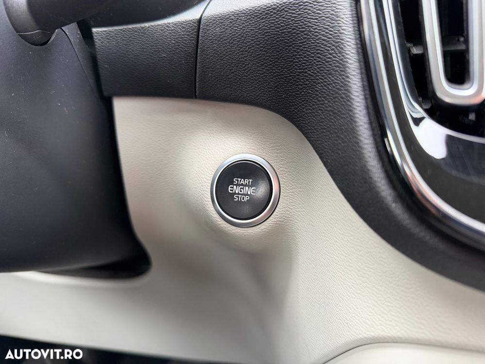 Volvo XC 40 D3 Momentum Pro - 21