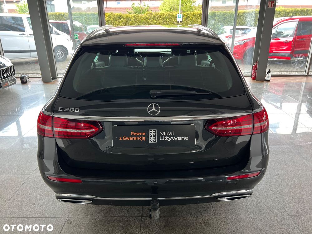 Mercedes-Benz Klasa E 200 Exclusive - 13