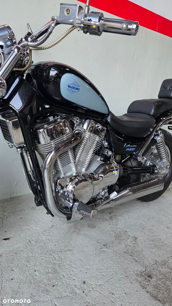 Suzuki Intruder - 10