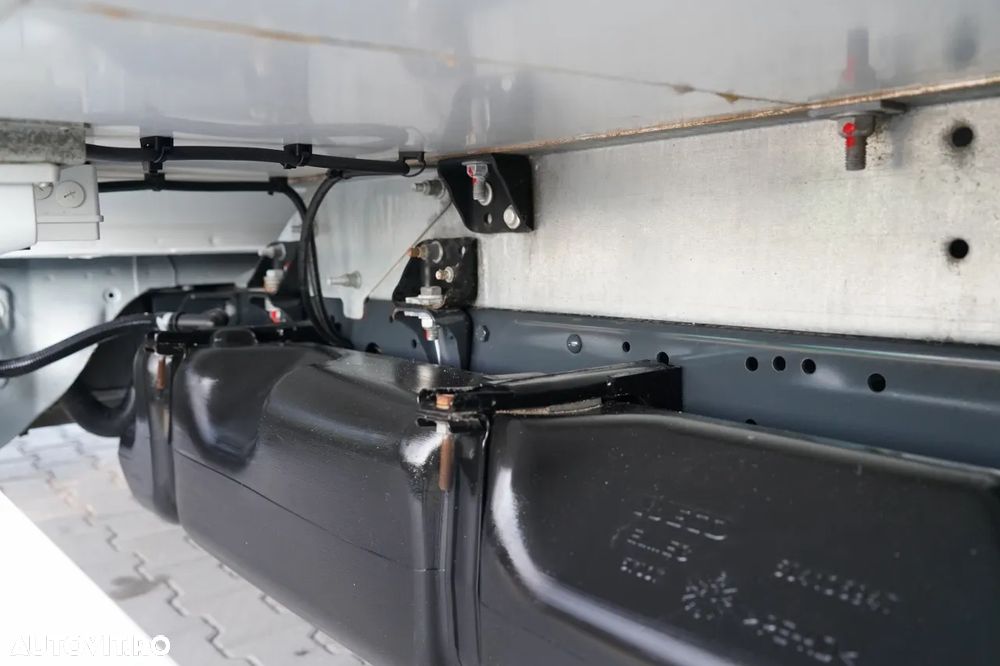 Iveco DAILY 35-180 / FRIGIDER / CAMION TRANSPORT XARIOS 350 UNITATE / HI-MATIC / TWIN / IMPORTAT - 19