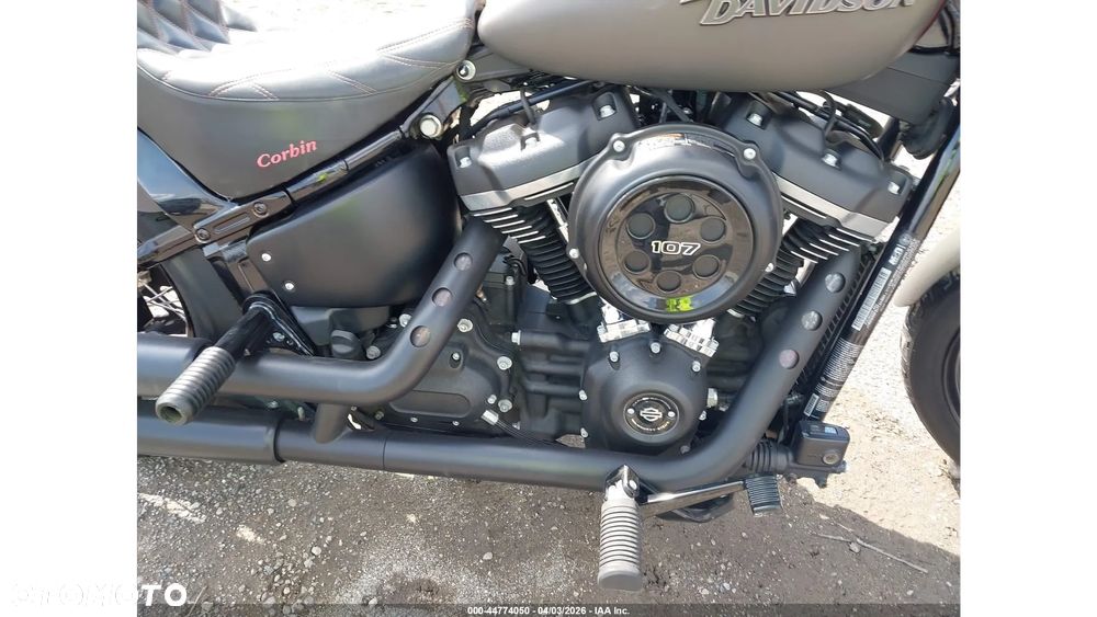 Harley-Davidson Softail Street Bob - 6