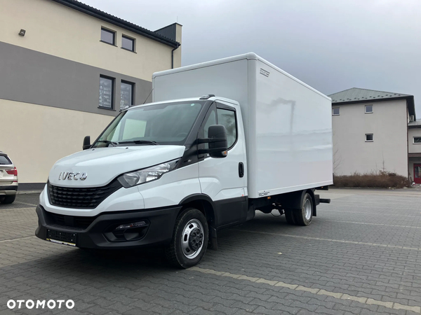 Iveco DAILY 35C16 kontener kurierka winda STAN PERFEKCYJNY