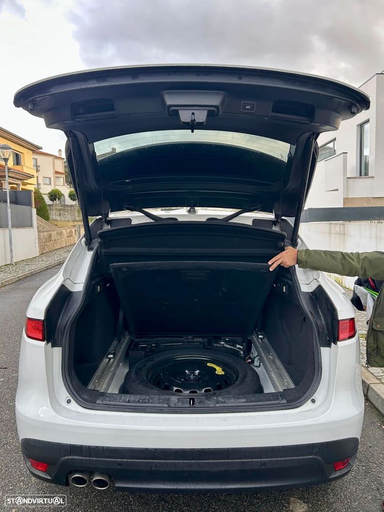 Jaguar F-Pace 2.0 i4D R-Sport Aut. - 6