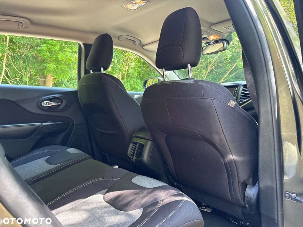 Jeep Cherokee 2.0 MJD Active Drive I Longitude - 37