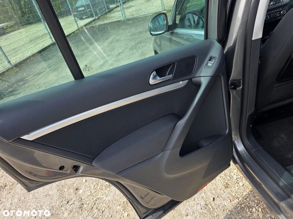 Volkswagen Tiguan - 17