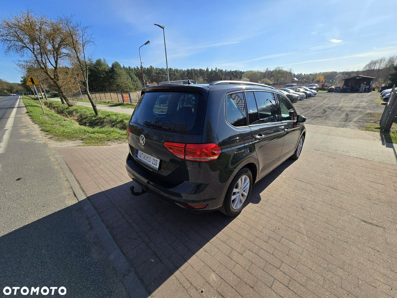Volkswagen Touran - 11