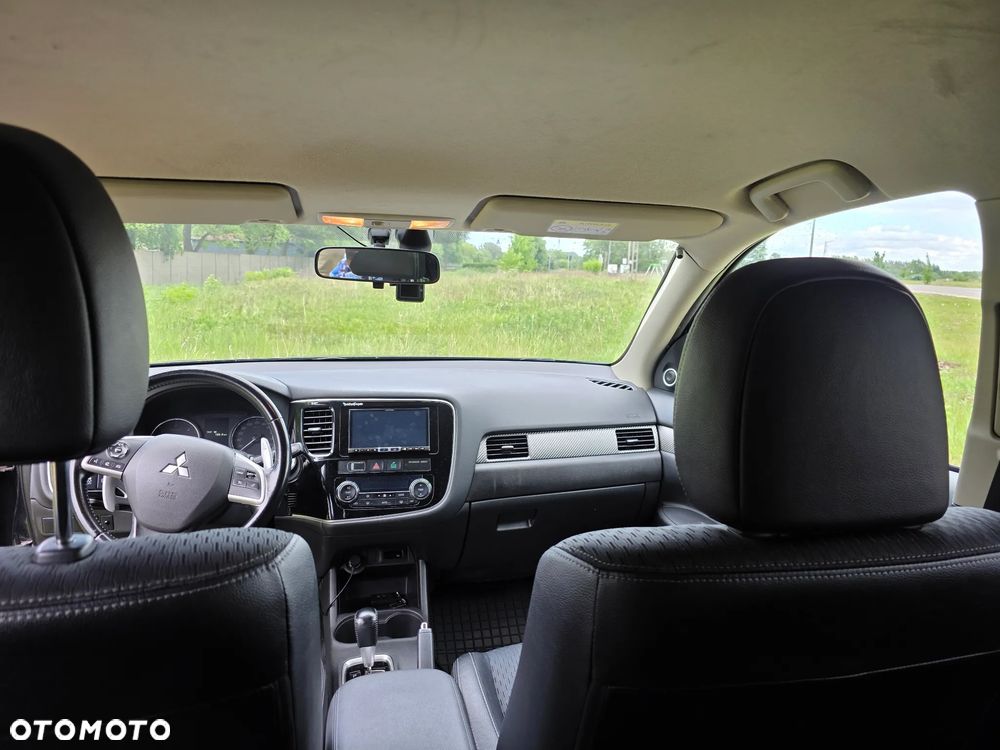 Mitsubishi Outlander 2.2 DID Instyle Navi - 14