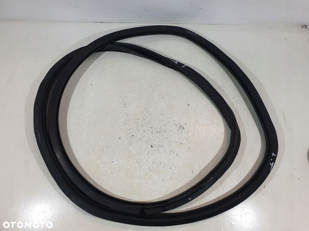 uszczelka karoseryjna drzwi lewy tył 8e9833721g seat exeo 10r kombi - 1