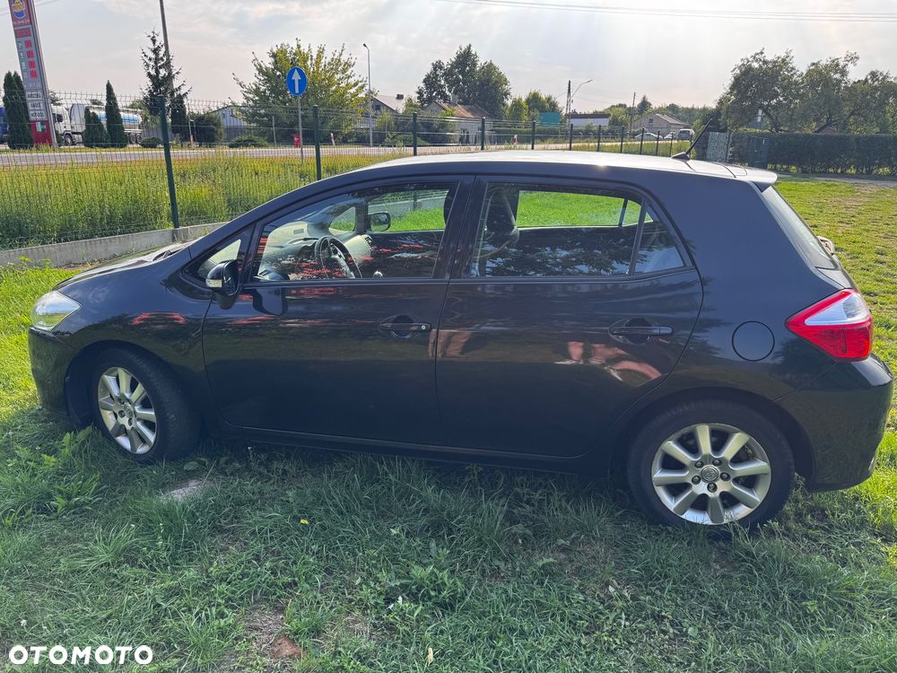 Toyota Auris 1.4 D-4D Premium - 4