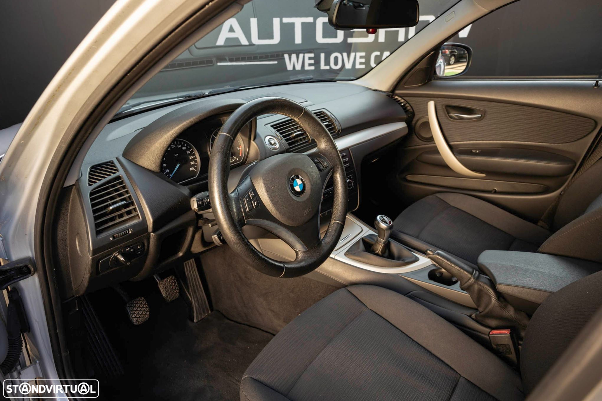 BMW 118 d Pack M - 12