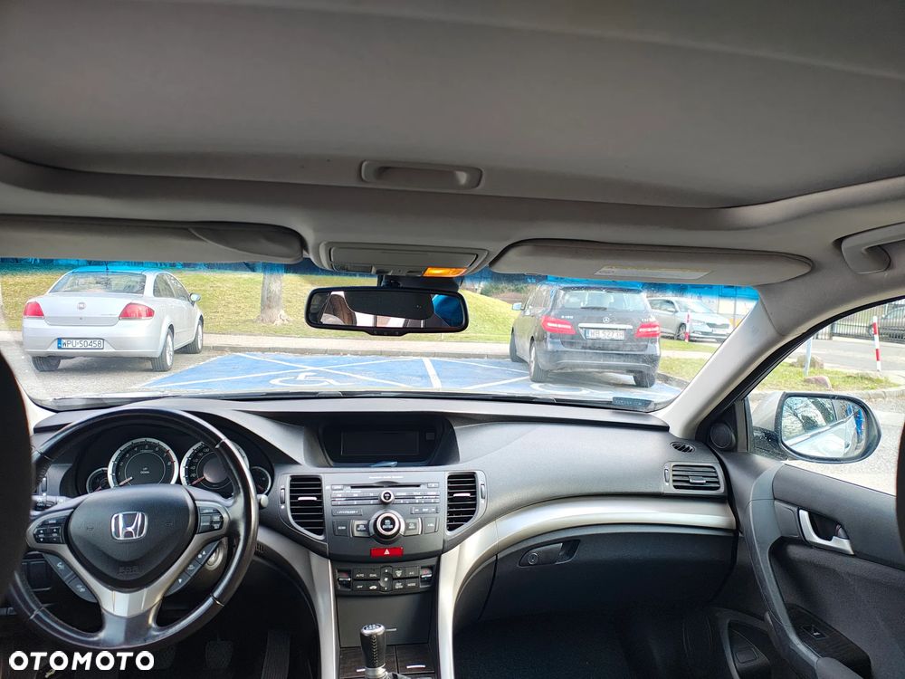 Honda Accord 2.0 Executive - 12