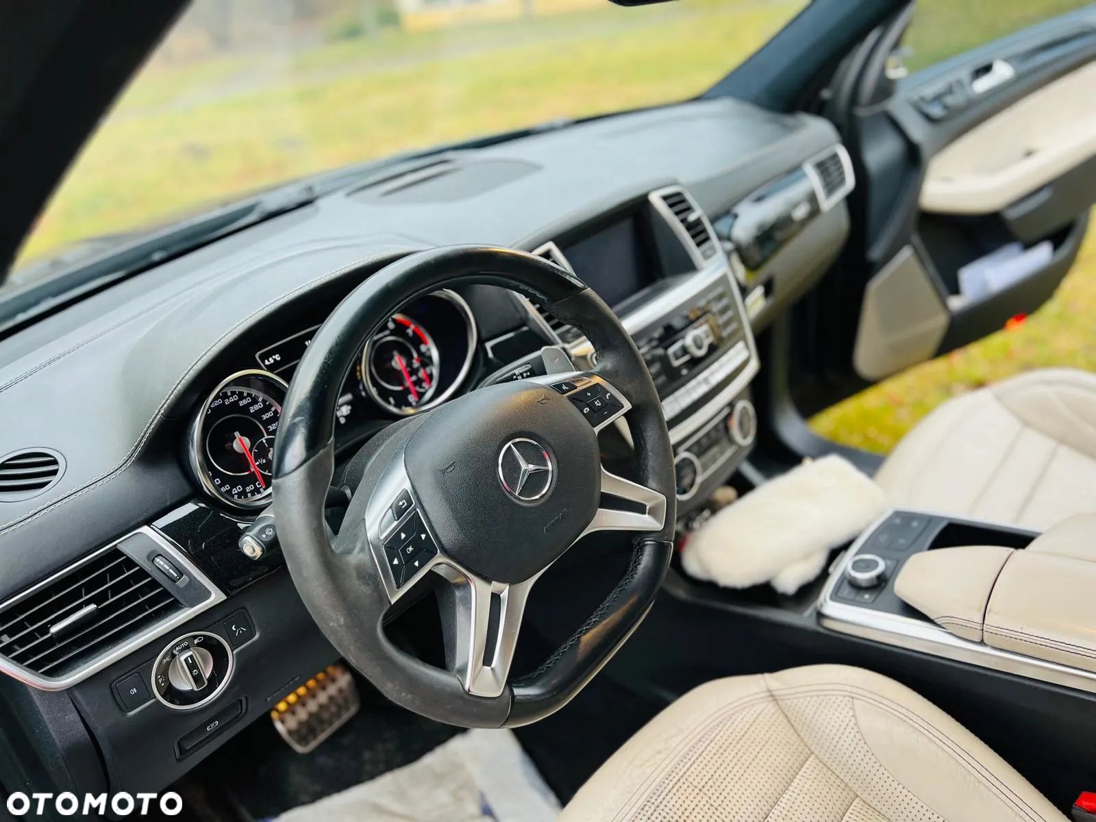 Mercedes-Benz ML 63 AMG 4Matic AMG SPEEDSHIFT 7G-TRONIC AMG Performance Package - 9