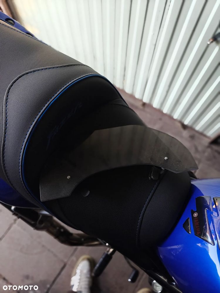 Yamaha FZS - 11
