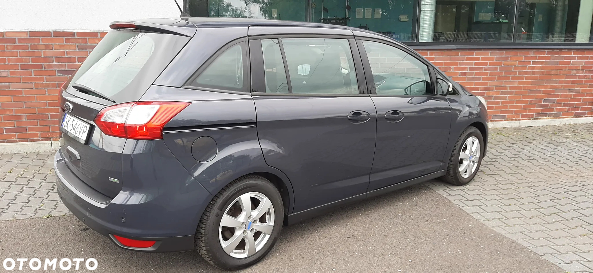 Ford Grand C-MAX - 11