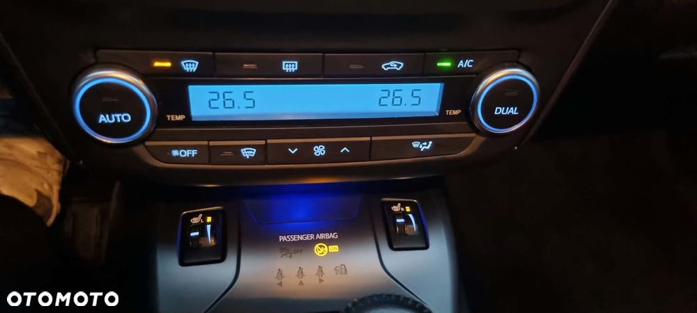Toyota Avensis 2.0 Selection MS - 12