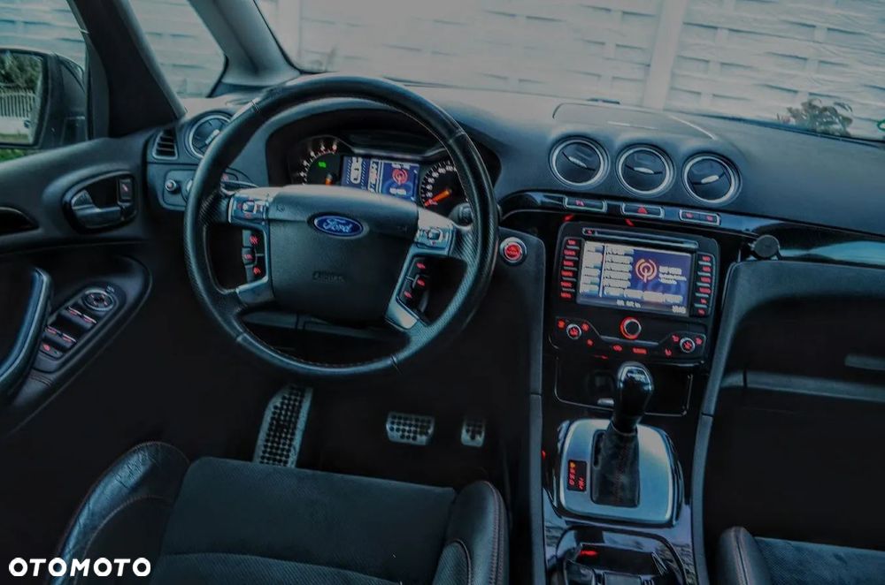 Ford S-Max - 13