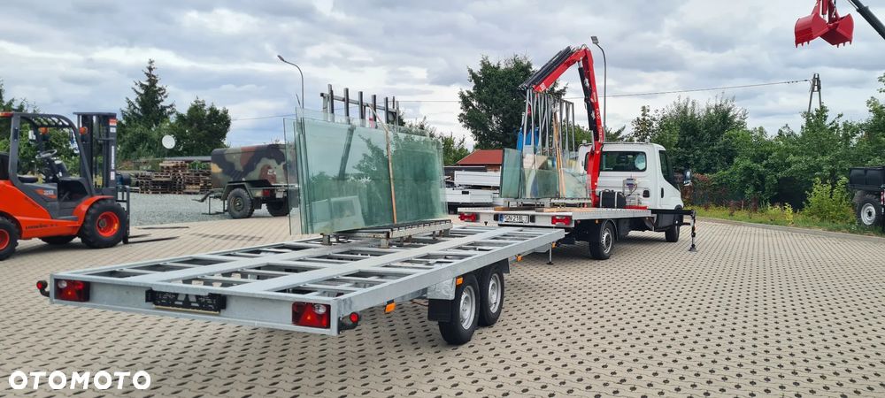 Iveco 35S16 montaż szkła, okien, płyt kamienia. HDS 2020 - 19