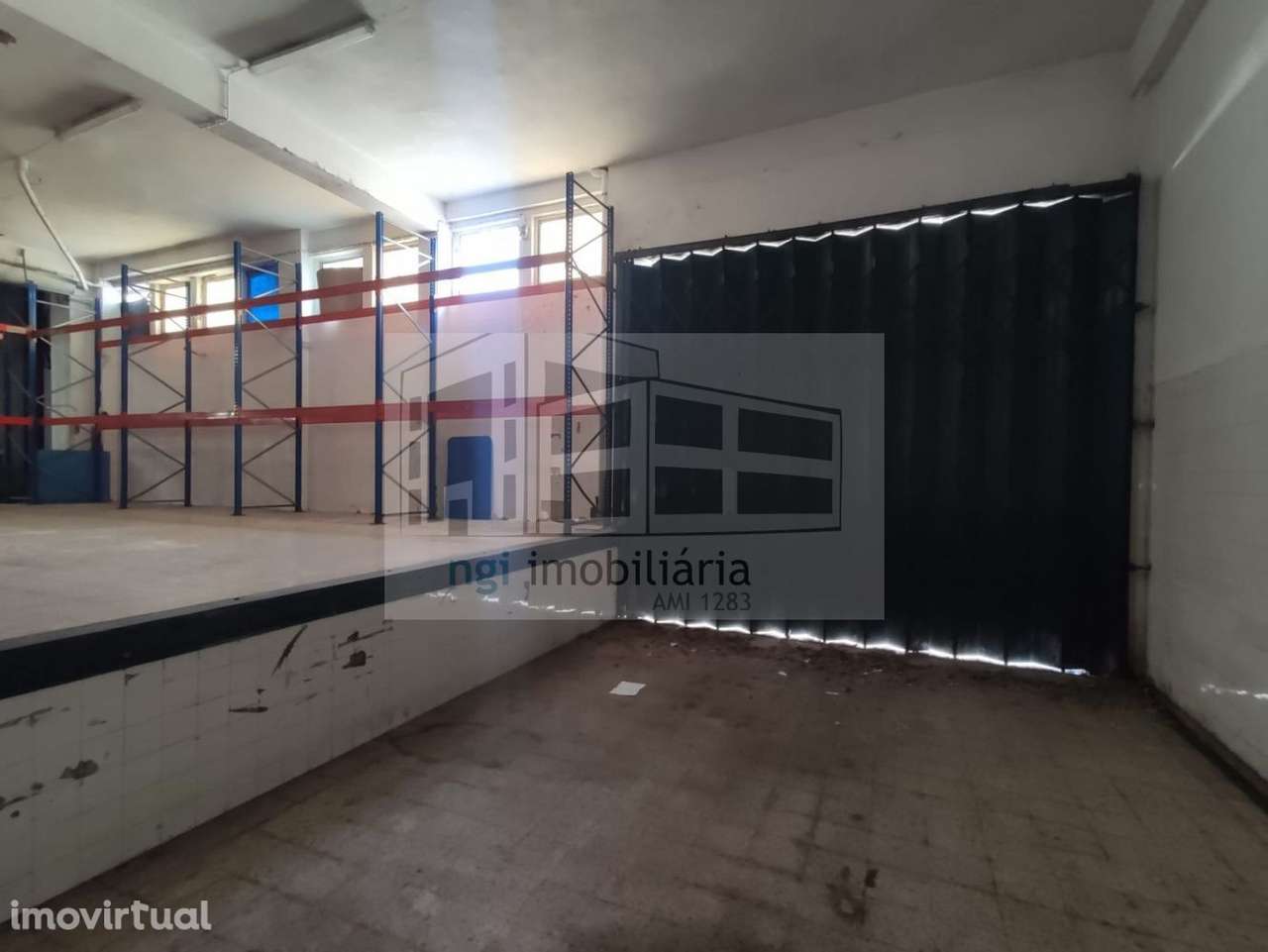 Armazém em S. João da Talha - Grande imagem: 4/60