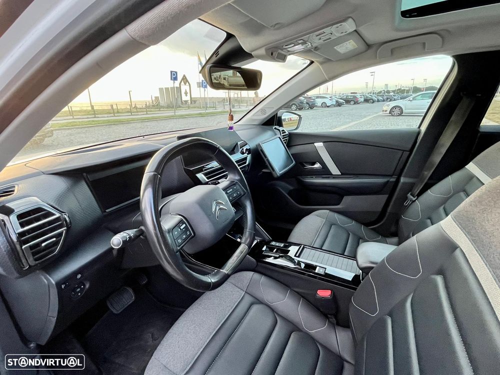 Citroën C4 X 1.2 PureTech Shine EAT8 - 1