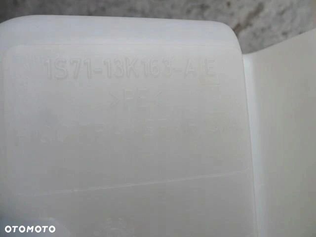 ZBIORNICZEK SPRYSKIWACZY pod xenon ford mondeo mk3 - 4