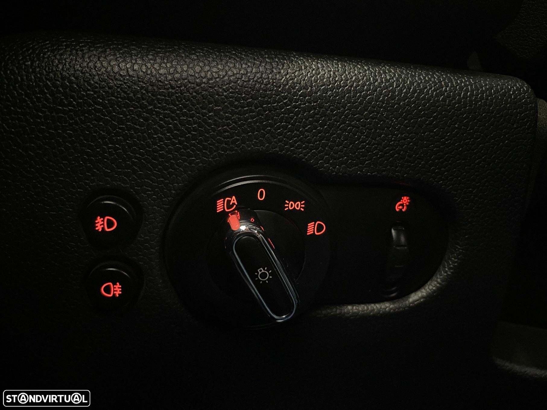 MINI 5 Portas Cooper D Auto - 35