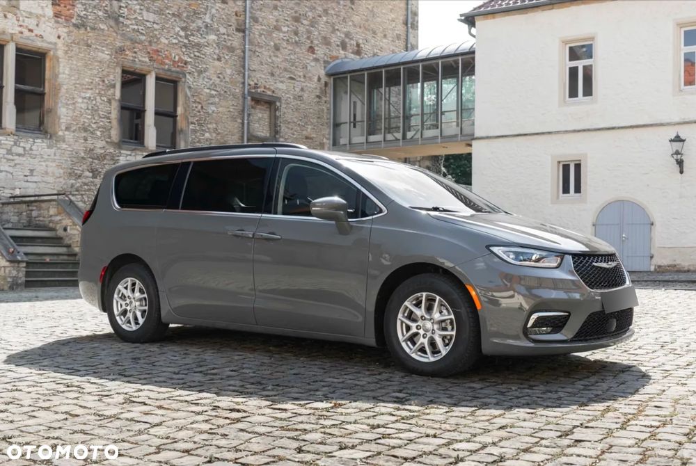 Chrysler Pacifica - 3