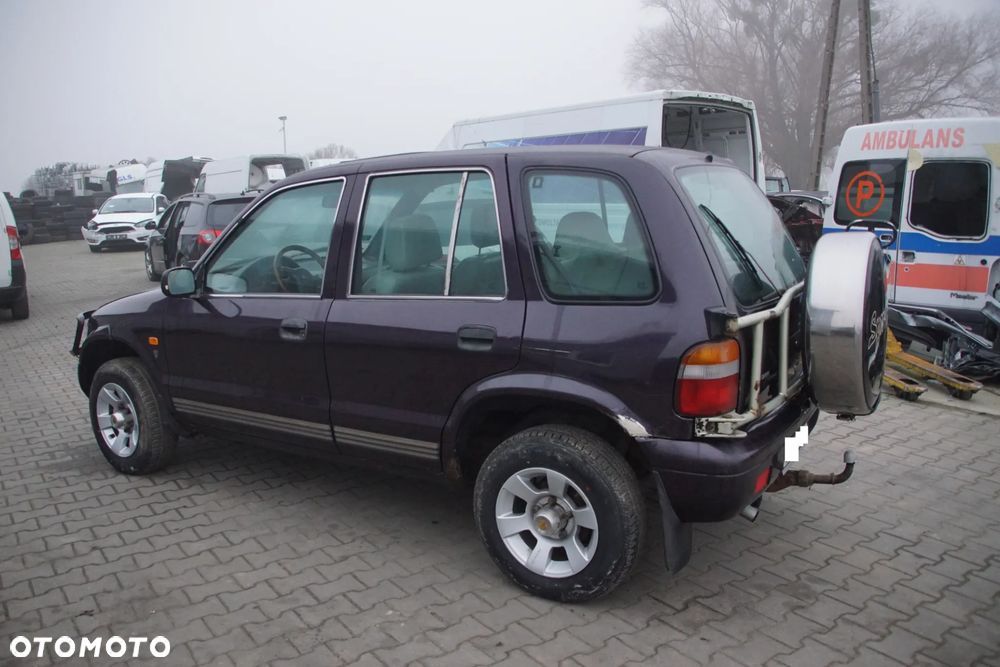 Auto na części - Kia Sportage I 2.0 DOHC 128 KM 4x4 1997R Silnik Skrzynia Drzwi Maska Klapa Drzwi Błotnik Zderzak Szyba Lusterko Klamka Lampa Deska Kokpit Sterownik Moduł Czujnik Licznik Panel - 7