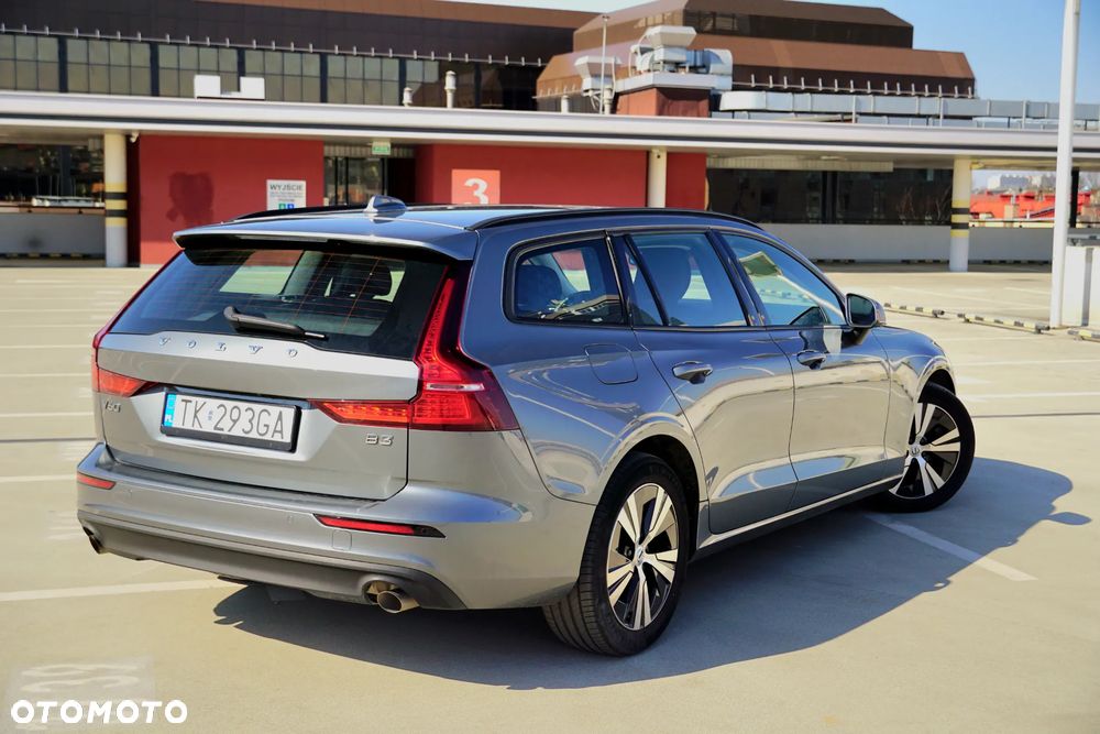 Volvo V60 B3 B DKG Momentum Core - 10