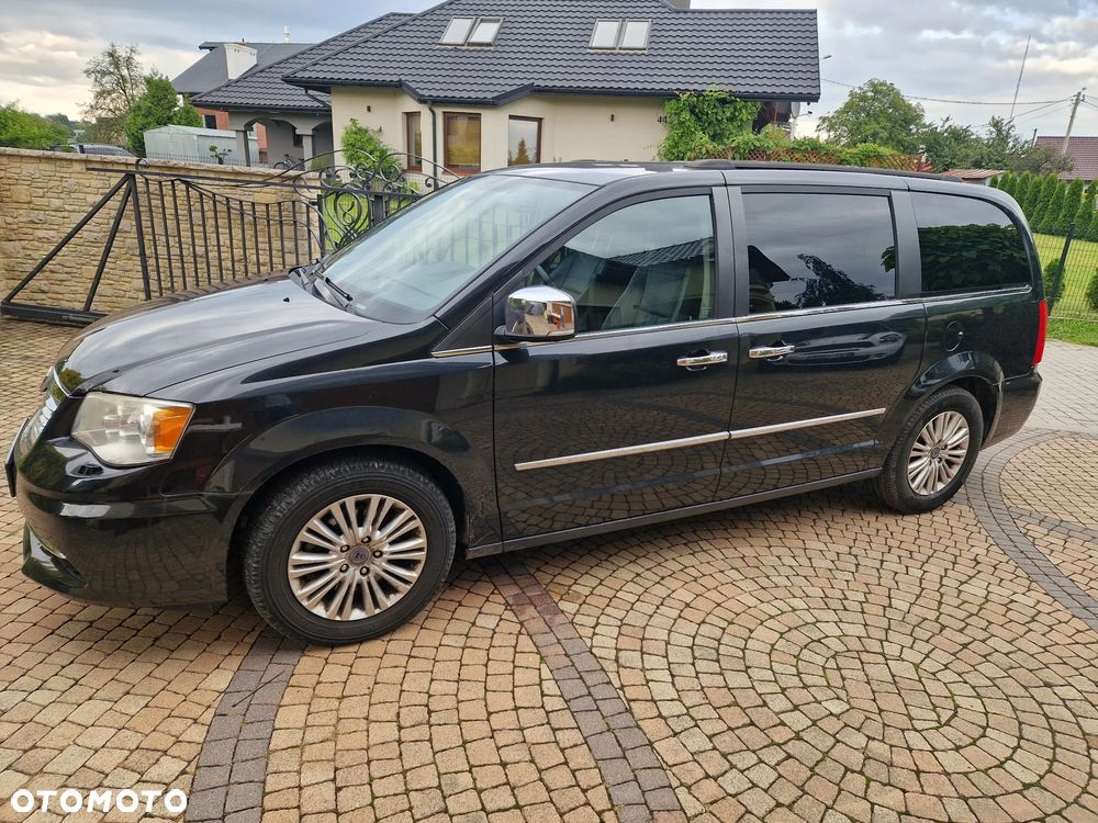 Lancia Voyager 2.8CRD Gold - 1