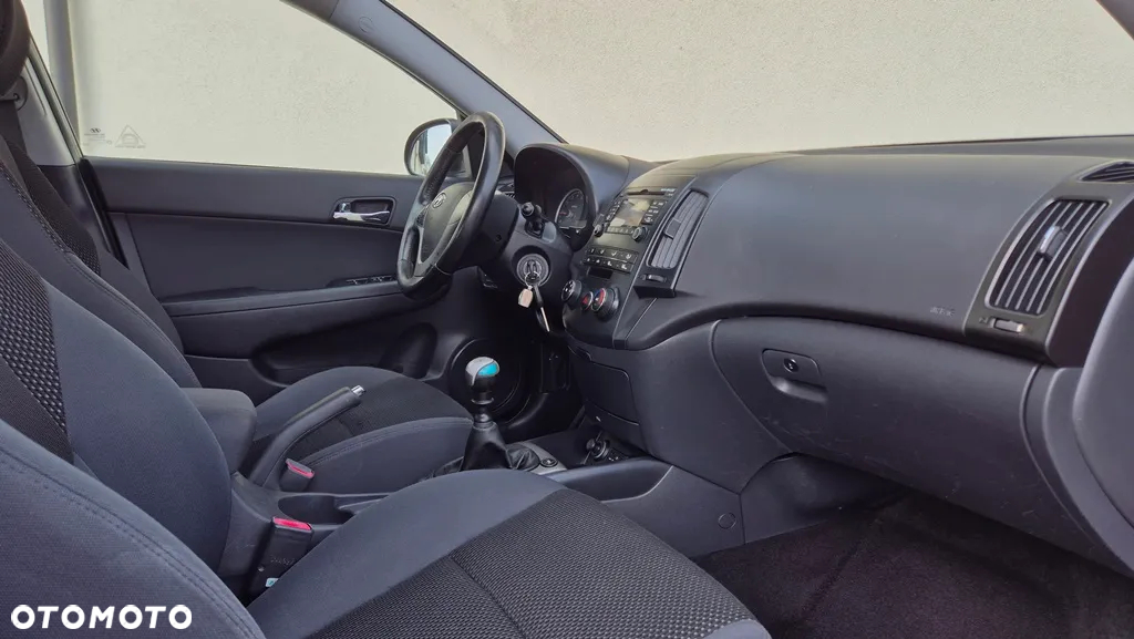 Hyundai i30 1.4 Comfort EU5 - 14