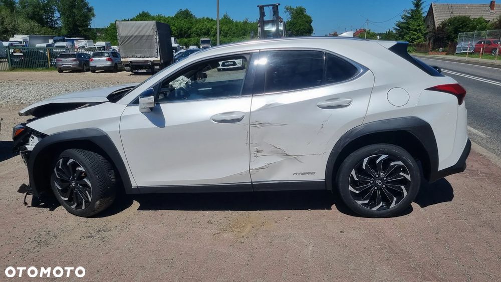 Lexus UX 250h F SPORT - 3