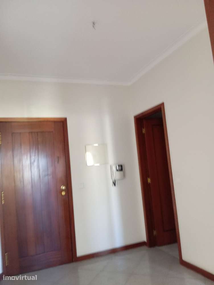 Apartamento T1 com garagem e marquise em Braga - Grande imagem: 2/8