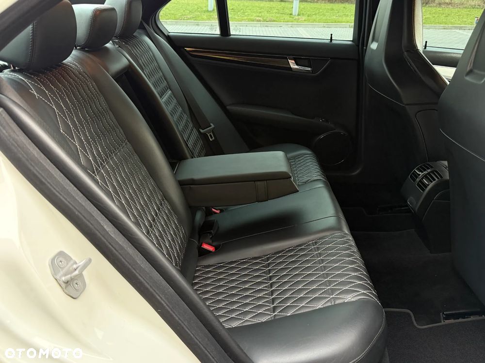 Mercedes-Benz Klasa C 63 AMG 7G-TRONIC - 16