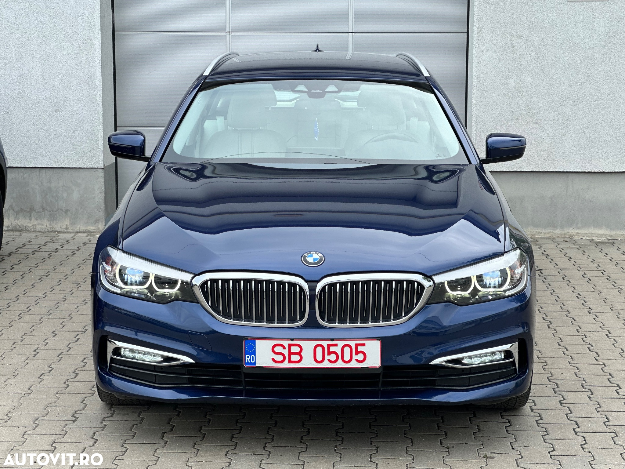BMW Seria 5 520d xDrive Touring Aut. Luxury Line - 2