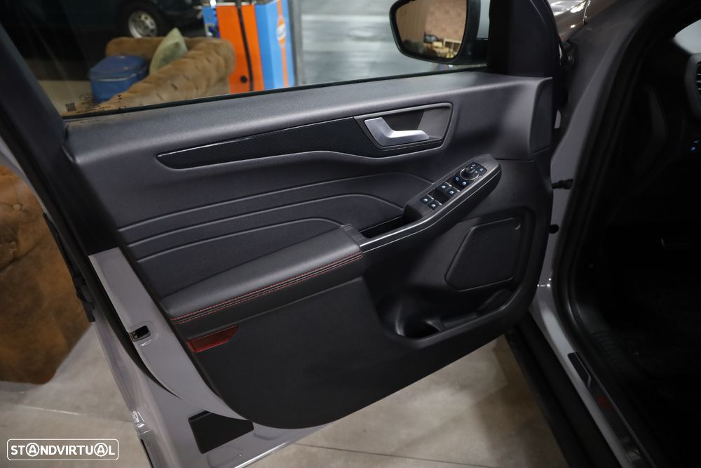 Ford Kuga 2.5 PHEV ST-Line X - 37