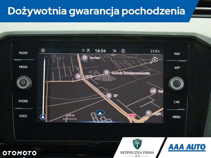 Volkswagen Passat - 11