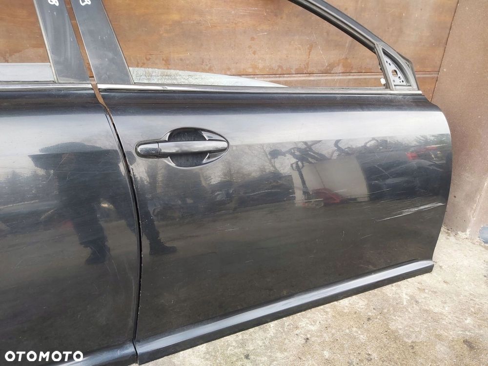 TOYOTA Avensis T25 03-08 r drzwi prawy przód prawe przednie 209 - 2