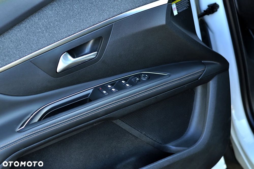 Peugeot 5008 1.2 PureTech Allure S&S - 18