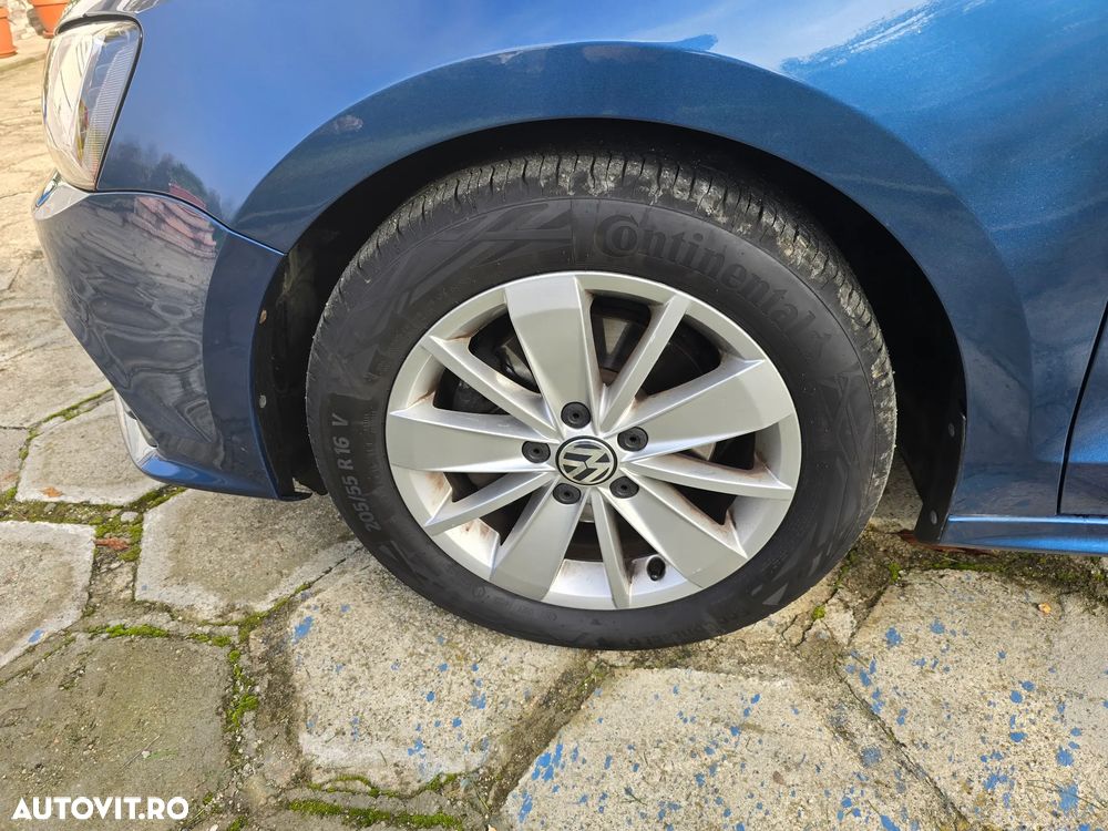 Volkswagen Jetta 2.0 TDI DSG Highline - 10