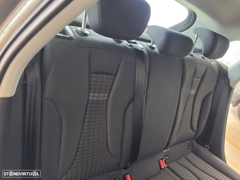 Audi A3 Sportback 1.6 TDI S-line - 14