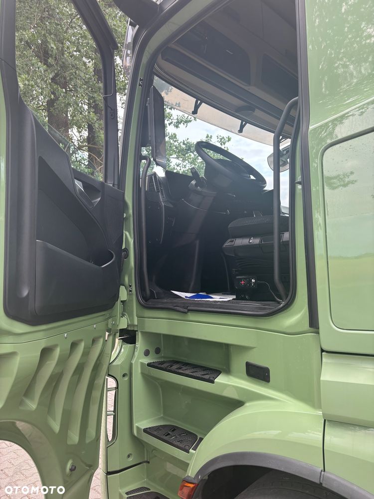 Mercedes-Benz Actros - 10