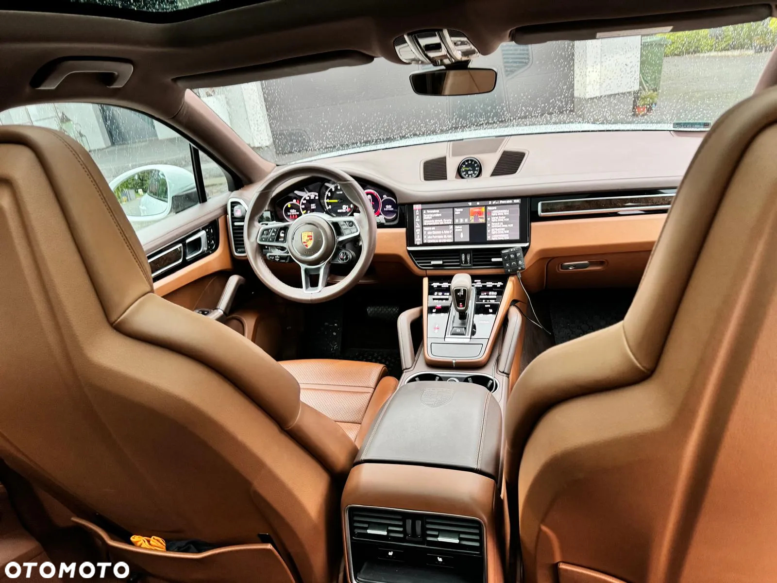 Porsche Cayenne Coupe E-Hybrid - 8