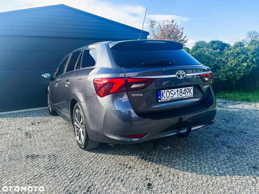 Toyota Avensis 1.6 D-4D Prestige - 8