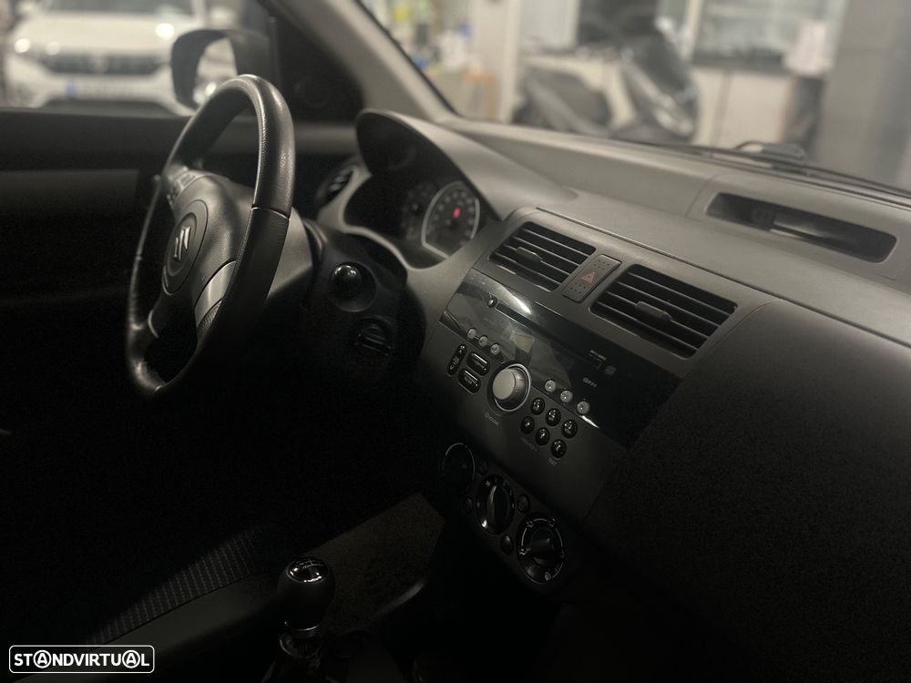 Suzuki Swift 1.3 DDiS Sport - 23