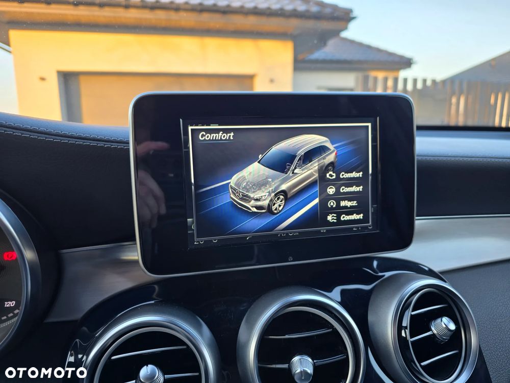 Mercedes-Benz GLC - 36