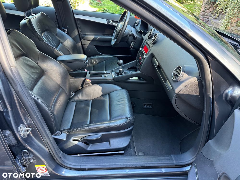 Audi A3 Sportback 1.9 TDI S line Sportpaket plus - 24