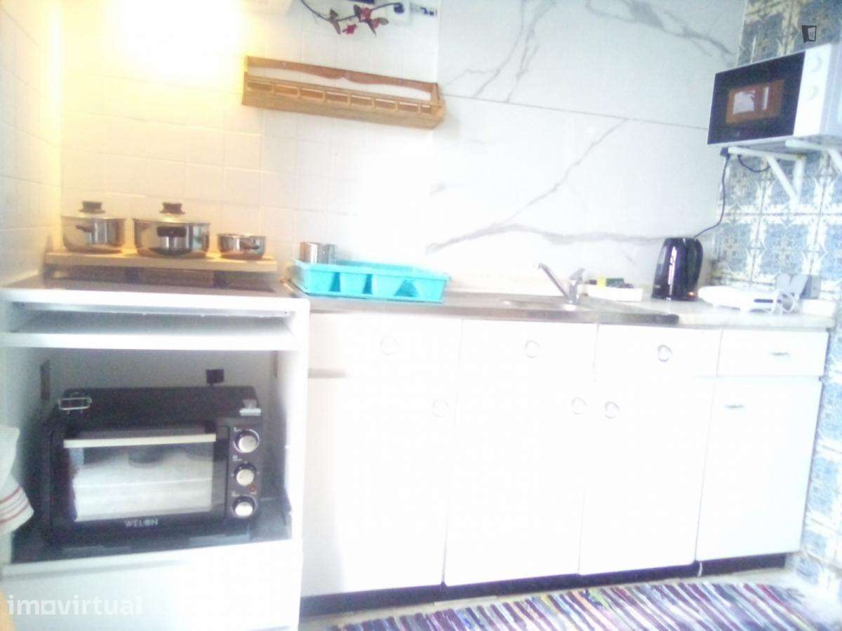 Quarto - localizado em Vila nova de gaia - Grande imagem: 3/4