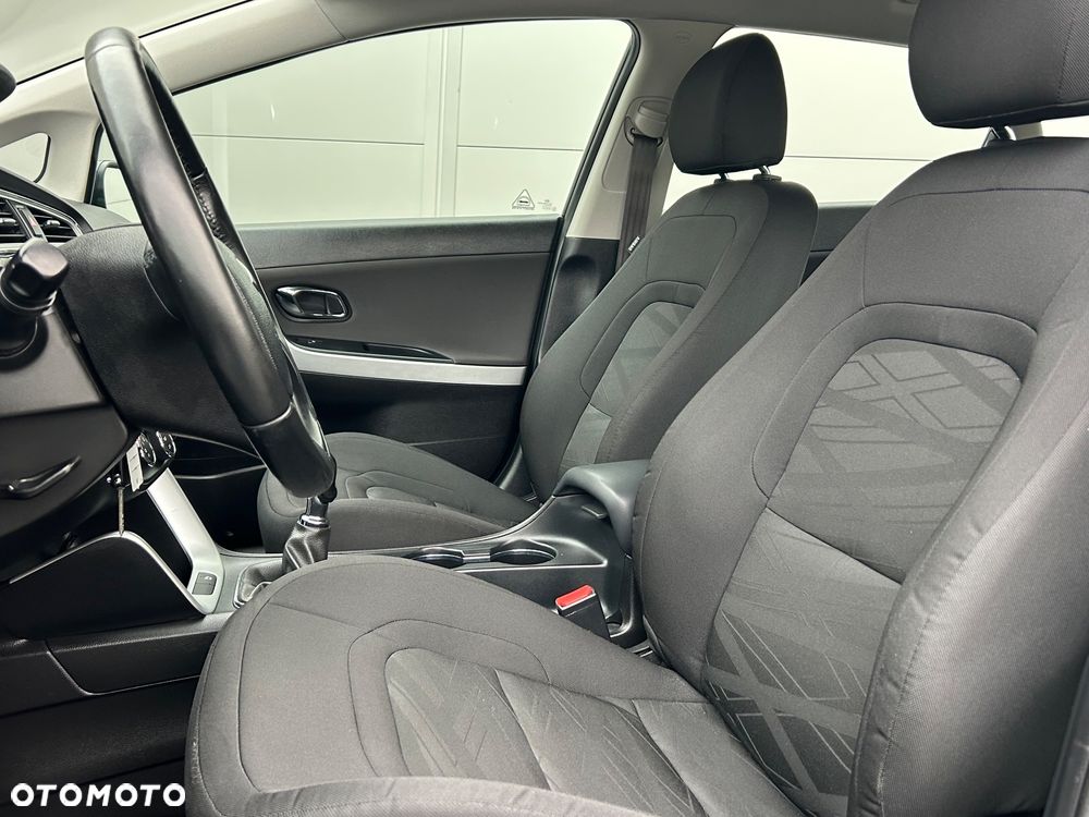 Kia Ceed 1.6 GDI L - 17