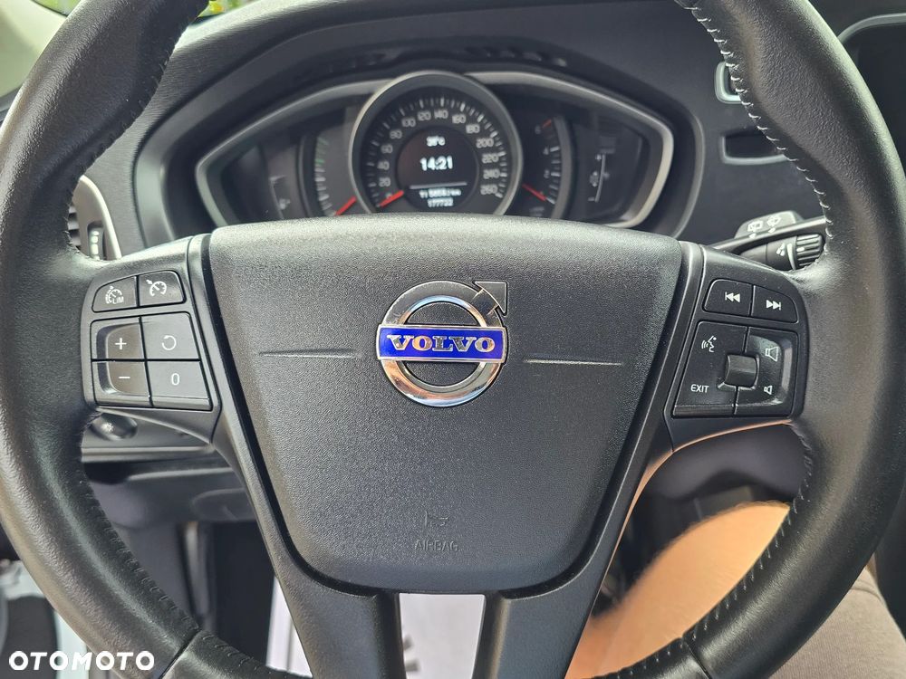 Volvo V40 D2 Summum - 29